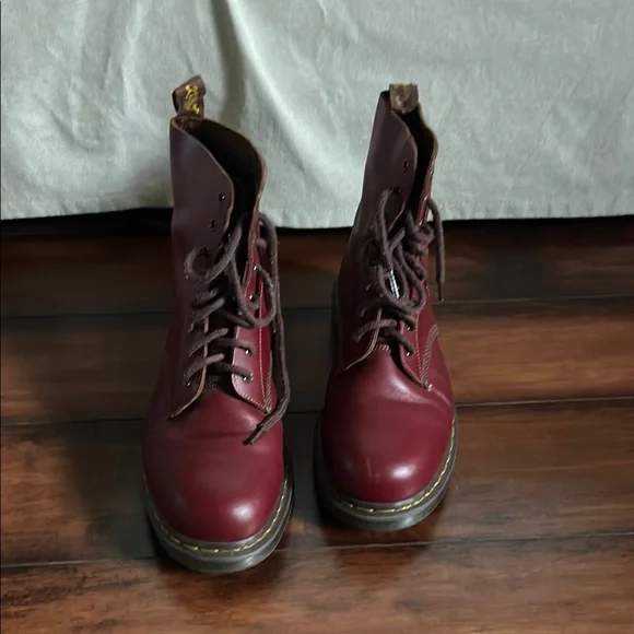 Dr. Martens Men's Burgundy Boots - Picture 2 of 11